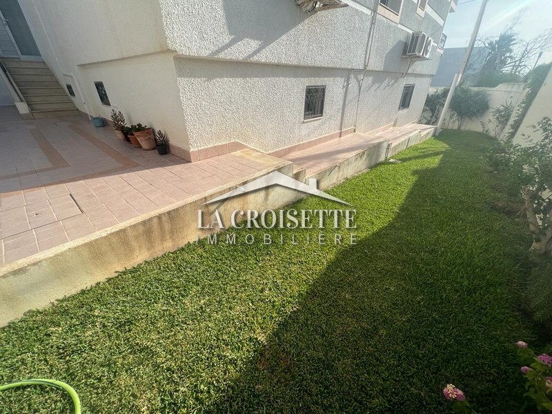 Appartement S+3 avec jardin meublé à La Marsa